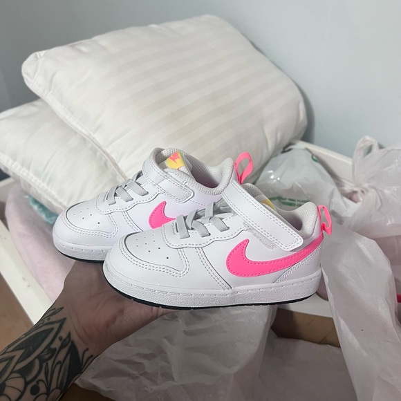 Brand new toddler girls Nike 8c